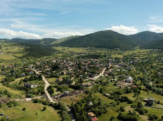 ホテル Vila Shen Maria Voskopojë エクステリア 写真