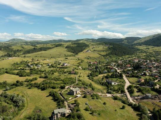ホテル Vila Shen Maria Voskopojë エクステリア 写真